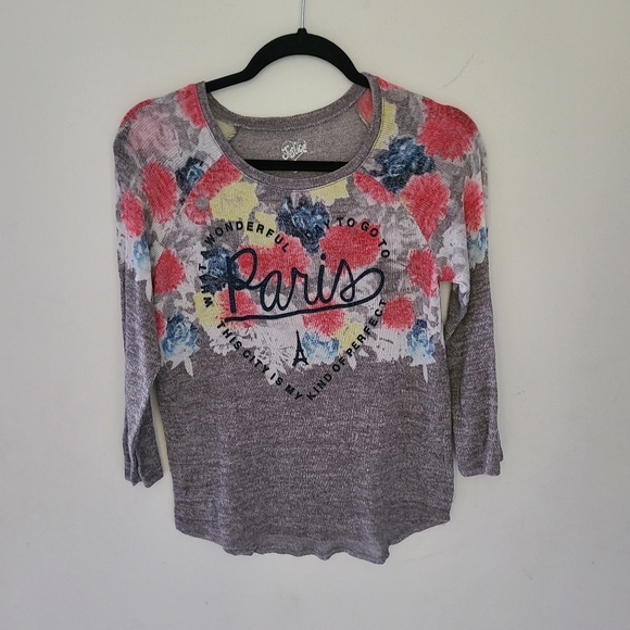 3 X JUSTICE, 2 sweaters and 1 vest - Picture 4 of 9